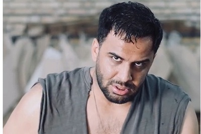 ورژن آپدیت شده رحیم نجار هم رسید؛ شوخی خنده‌دار بلاگر معروف با سریال بامداد خمار و شخصیت رحیم نجار حسابی به مذاق ایرانیان خوش آمد+ویدیو