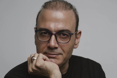 تصویری از علیرضا قربانی در سفر خود به استانبول و شرکت در اجرای افتتاحیه / بعد از فوت همسرش چقدر شکسته شد...