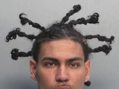 خلاقیت مجرمان زندانی در ایجاد مدل های موی عجیب و غریب+عکس / اینا حقشون حبس ابده، آخه اینا چه مدل مو هست؟؟!🤣