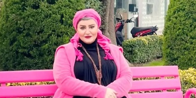 گریم ناشناخته نعیمه نظام‌دوست در پشت صحنه کلبه عمو پورنگ / این لباس عجیب از کجا اومده؟!/ باورتون میشه این خانم نعیمه نظام‌دوست باشه؟