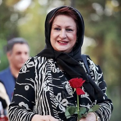 (عکس) حضور مریم امیرجلالی با مانتوی متفاوت و بلند در کنسرت علی زندوکیلی جلب توجه کرد!