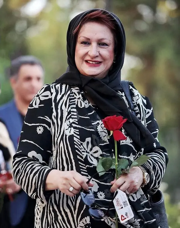 (عکس) حضور مریم امیرجلالی با مانتوی متفاوت و بلند در کنسرت علی زندوکیلی جلب توجه کرد!