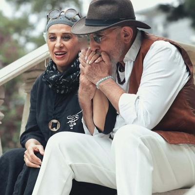 فیلم/ فرهاد آئیش: اینجوری نیست که عاشق مائده باشم! یه وقتایی اصلا دلم برای زنم تنگ نمیشه مائده مثل 20 ساله هاست.../ اگر میگم عاشق زنم هستم تلقینه به خودم!