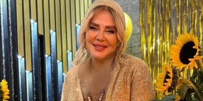 فیلم/ نگاهی به جشن تولد 51 سالگی بهاره رهنما با کیک تولد 2 طبقه گل برجسته در رستورانی لوکس/بهاره رهنما: آذر ماهی تولدش برای بقیه مهم نباشه میکشتتون/ بعد نیم قرن سرحال و قبراق مگه داریم اصلا؟!