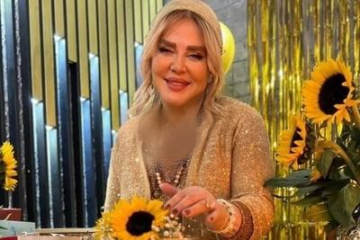 فیلم/ نگاهی به جشن تولد 51 سالگی بهاره رهنما با کیک تولد 2 طبقه گل برجسته در رستورانی لوکس/بهاره رهنما: آذر ماهی تولدش برای بقیه مهم نباشه میکشتتون/ بعد نیم قرن سرحال و قبراق مگه داریم اصلا؟!