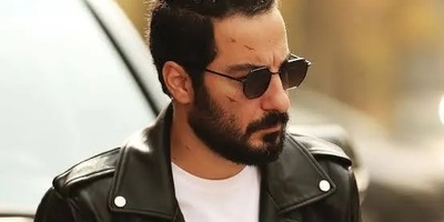 نوید محمدزاده با انتشار تصاویری از لاله های سرخ، بچه های میناب را از سرش باز کرد/ رفع تکلیف کردن به سبک بازیگر مشهور+عکس