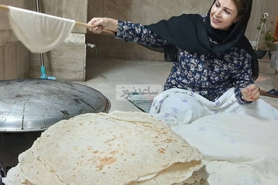 نگاهی به چیدمان منزل نسین نکیسا بازیگر نقش دختر یعقوب نبی در سریال یوسف پیامبر/ تابلو طلای خطاطی، مبلمان راحتی، فرش پتینه، میز عسلی و...