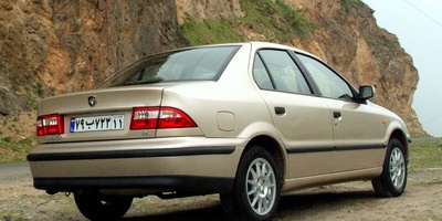 خلاقیت خنده دار جوان خوش ذوق ایرانی برای تبدیل سمند به خونه سیار/ شکر خدا مشکل گرانی مسکن حل شد!