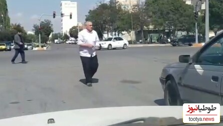 (ویدئو) حرکت شرافتمندانه این مرد اردبیلی در خیابان افراد پشت چراغ راهنمایی را شوکه کرد/ انسان های باشرف نمیمیرند!