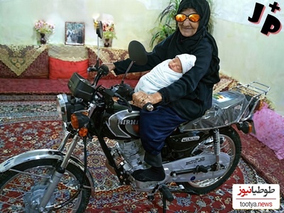 فیلم/خلاقیت خنده دار پدر و مادر ایرانی برای حمل و نقل نوزاد چندماهه شان با موتورسیکلت ثابت کرد ما خودِ خطریم/ هنرنزد ایرانیان است و بس😂
