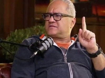 رامبد جوان که در خندوانه همه را به داشتن حال خوب تشویق می کرد حالا میگه: به هم قول بدیم بمیریم! همه باید پاش وایستن!+فیلم