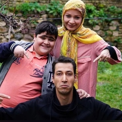 نگاهی به دکوراسیون شیک و لاکچری  خونه مجردی بهرام افشاری بهتاش سریال «پایتخت»/ از حیاط سرسبز نوستالژیک تا تابلوهای هنری و آباژور اعیانی