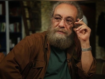 تنها شخصی که توانست مسعود فراستی را با خاک یکسان کند: درسته که مسعود 7 سال زندان بوده ولی مریضه! رنگ مورد علاقه اش قهوه ایه کل سینما رو هم قهوه ای کرده!