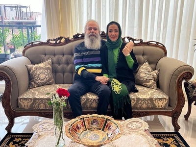 نگاهی به دکوراسیون منزل شاهانه و مجلل سارا صوفیانی و همسرش که چیزی کمتر از قصر نداره؛ از چلچراغ کریستالی و دیزاین رومی قسمت ورودی خانه تا میز بیلیارد و وسایل عتیقه/ اینجا آدم پیر نمیشه