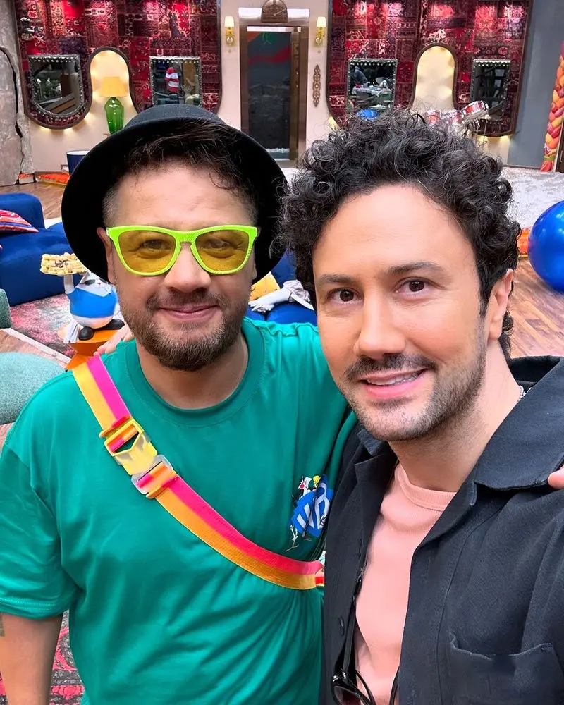 سکانسی خنده دار از جوک های بی مزه علی صادقی: میدونید آفریقایی‌ها به آووکادو نرسیده چی میگن؟