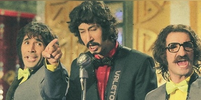 بهرام افشاری و میکروفونی که از دستش شاکی شد؛ جنجال خوانندگی آقای بازیگر در مراسم ختنه سورون که با دیدنش از خنده روده‌بُر می‌شوید🤣+ویدیو