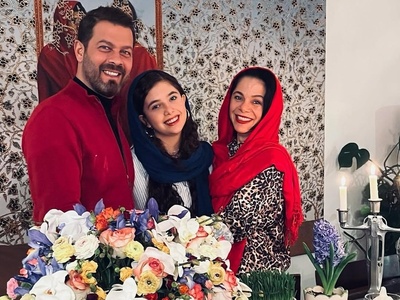 خانه‌ای که بوی شمال می‌دهد؛ گشت‌وگذار در منزل پژمان بازغی با این چیدمانِ خاص؛ پرده‌هایی چندرنگ،مبلمانی ساده، لوستر کریستالی قدیمی و...+ویدیو