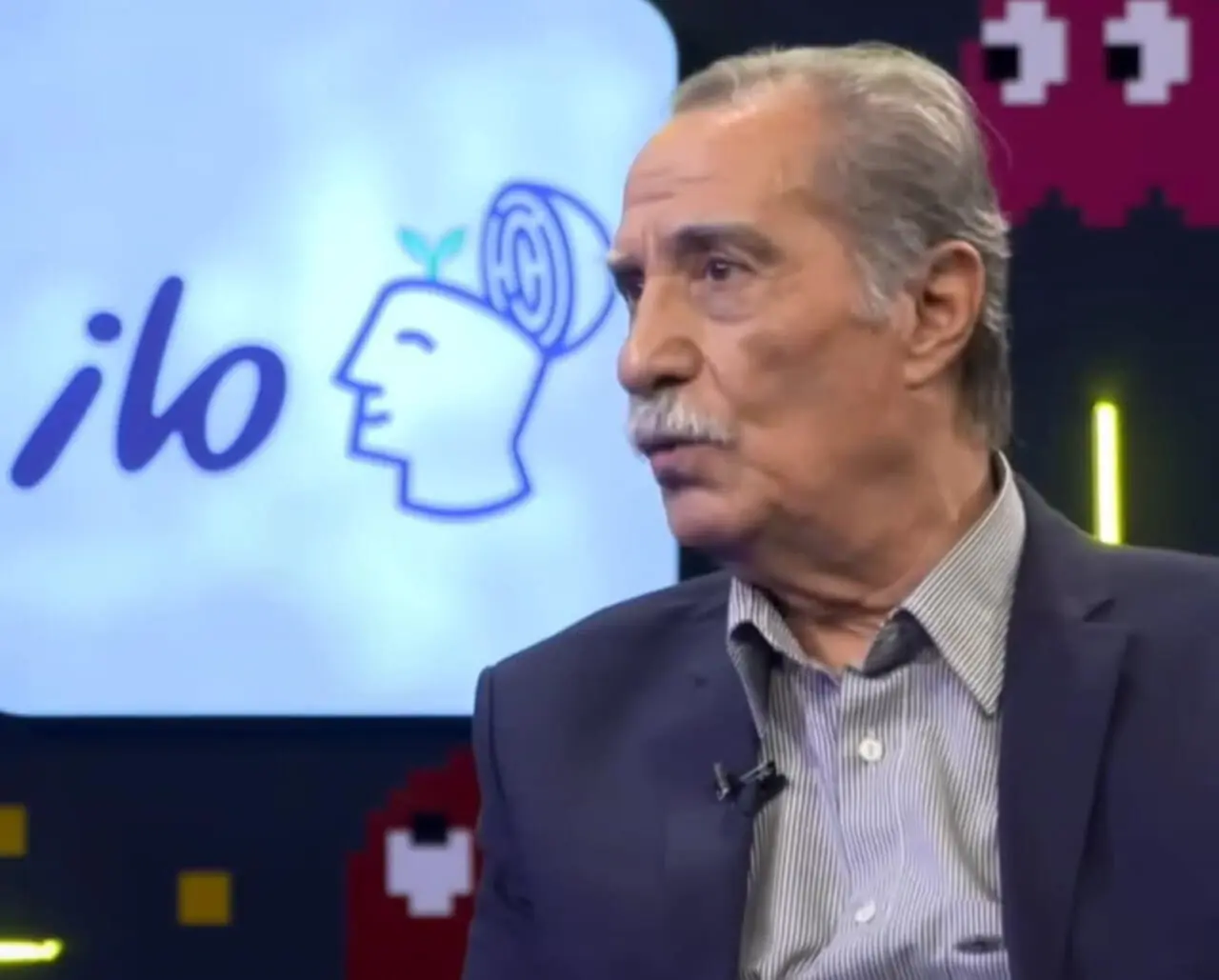 رپ خوانی بازیگر 78 ساله ایران در برنامه قیاسی؛ سیاوش طهمورث سبک رپ و متال رو به باد انتقاد گرفت +ویدیو