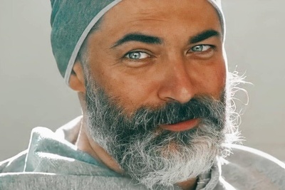 ذوق و ابراز احساسات تماشاگران هنگام صحبت کردن پارسا پیروزفر در اکران مردمی فیلم مشترکش با الناز شاکردوست+ویدیو