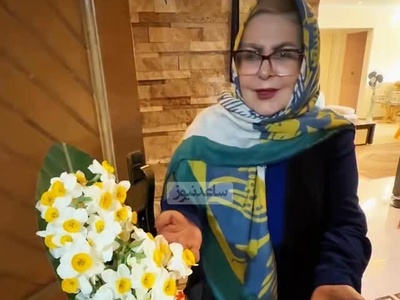 نگاهی به چیدمان منزل مجلل پوراندخت مهیمن بازیگر آذربایجانی کشورمان مزین به کادو روز مادر/ مبلمان سلطنتی، لوستر کریستالی اعیان، دیوار نما سنگی ، کفپوش طرح ورساچه و...