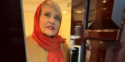 نگاهی به چیدمان منزل مجلل و فاخر رابعه اسکویی در مجلس امر خیر خواستگاری اش/شومینه سنگ مرمر، میز ناهارخوری کلاسیک، دریم کچر روی دیوار و...