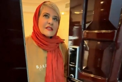 نگاهی به چیدمان منزل مجلل و فاخر رابعه اسکویی در مجلس امر خیر خواستگاری اش/شومینه سنگ مرمر، میز ناهارخوری کلاسیک، دریم کچر روی دیوار و...