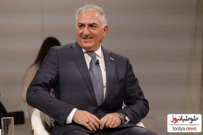 فقط در این ژست می‌توانید رضا پهلوی را در فرودگاه امام ببینید!+ویدیو/ نظر شما چیه؟