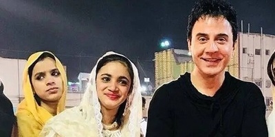 معرفی میکنم: عمو پورنگ (داریوش فرضیایی) همون پسر سوار بر اسب سفید که همه آرزوشو دارن! اعتماد به نفس که داشته باشی نصف راهو رفتی!😂