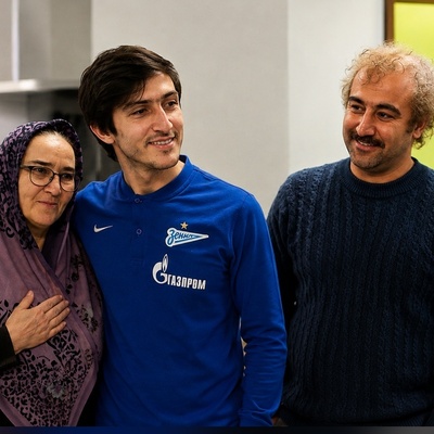 ببینید| مدل احوالپرسی نقی‌وار معاون پزشکیان با مادر سردار آزمون سوژه شبکه های اجتماعی شد!