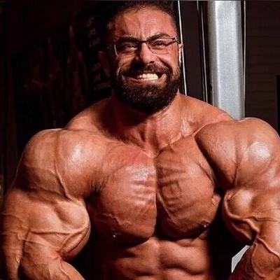 اجرای فیگور خرچنگی بهروز تابانی رقیب سرسخت هادی چوپان روی استیج ؛ عضلات جهنمی بهروز در مسابقه