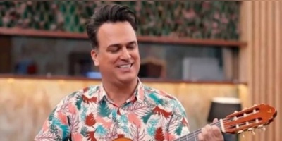 (ویدیو) چینی خواندن حامد آهنگی/ خودشون غش کردن از خنده/ فقط انصاریان با خنده های منحصربفردش😂