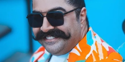 (عکس)استایل سوپرلاکچری بهنام بانی روی اسب؛ ستاره پاپ در نقش شوالیه💗👌😍