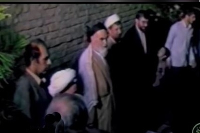 این حرکت امام خمینی(ره) نسبت به رهبر معظم انقلاب بر سر سفره افطار خودش یک کلاس درس است+ویدیو