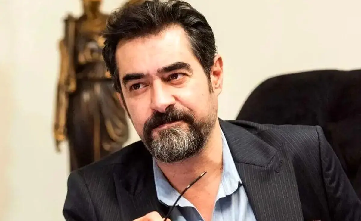 ویدیویی خنده دار از شهاب حسینی که ادای خانمهایی که تزریق ژل انجام داده‌اند رو درمیاره😂