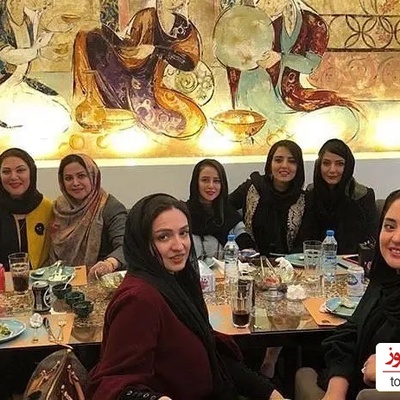 مراسم افتتاحیه رستوران طاقچه لاله اسکندری با حضور دسته جمعی بازیگران و هنرمندان ایرانی در نزدیکی آرامگاه حافظ/ نرگس محمدی، الناز حبیبی، گلاره عباسی، سمیرا حسن پور، محمدرضا هدایتی و...