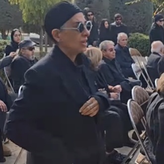 حضور هنرمندان در مراسم خاکسپاری همایون ارشادی؛ مصطفی زمانی، کارگردان سریال پایتخت، لیلا بلوکات، حسن پورشیرازی و... +فیلم