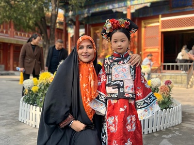 چشم‌بادامی‌ها مبهوت تیپ مژده لواسانی؛ اتفاق شیرینی که در سفر به چین برای مجری ایرانی رخ داد+عکس