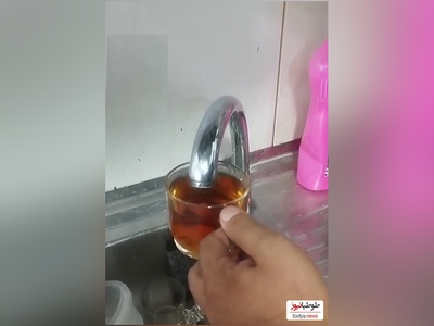 خلاقیت خنده‌دار پدر تبریزی در بحران کم آبی حماسه آفرید/ وقتی شیر آب تبریز هم باشی عاشق چایی هستی😂