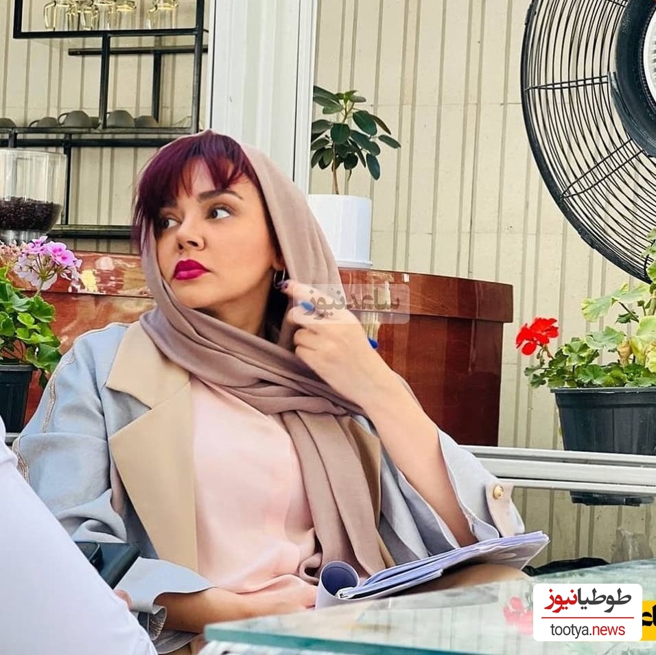 عکس یهویی از ندا قاسمی در یک کافه وقتی حواسش نیست! عجب عکسی گرفته عکاس😍