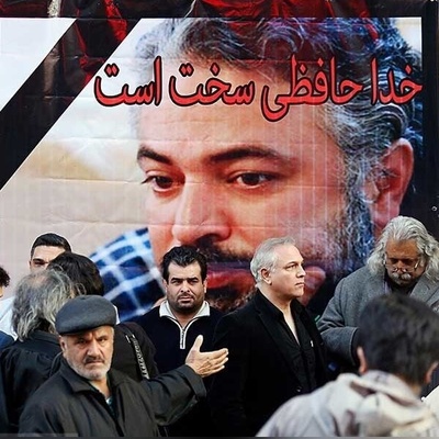 با پخش مجدد سریال او یک فرشته بود مروری کنیم بر مراسم ختم حسن جوهرچی؛ از بیقراری دخترش آوا تا حضور پژمان بازغی، جواد هاشمی، لعیا زنگنه، آرش برهانی و...+فیلم و عکس/ روحش شاد