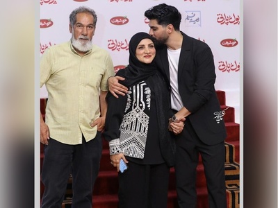 خنده‌های شیرین سینا مهراد: تو بچگی انقدر زشت و سیاه بودم که ازم میترسیدن و کسی منو گردن نمیگرفت😂/ الان خوشگلم!