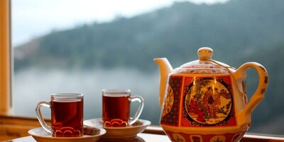 (عکس) میدونستین طبق تحقیقات، بهترین نوشیدنی در گرمای تابستان یک فنجان چای داغ است! + فواید چای سبز در تابستان