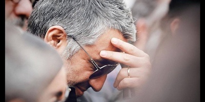 نگاهی به حضور چهره‌های شاخص در مراسم ختم مادر پژمان جمشیدی؛ لاله اسکندری،پیمان قاسم‌خانی، مستانه مهاجر، عادل فردوسی‌پور و... +ویدیو/ روحش شاد