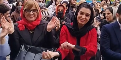 لحظات شاد الیکا عبدالرزاقی در جشنواره آشپزی دوآب رامسر با آهنگ مازندرانی در کنار همشهری های خونگرمش/ الیکا عبدالرزاقی هرجا باشه بساط شادی به راهه😍