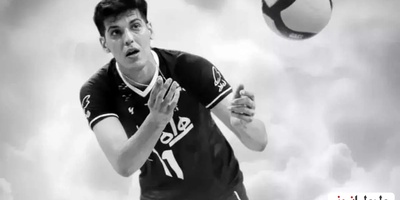 استوری نعیمه نظام‌دوست از بدرقه صابر کاظمی توسط کادر درمان بیمارستان با اهدای دسته گل/ خدا به دل مادرش صبر بده