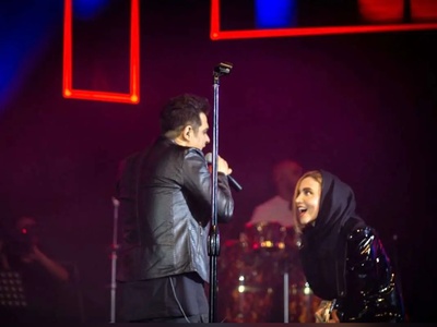 قهرِ غیرمنتظره یک خانم وسط کنسرت حمید عسکری!؛ فقط واکنش آقای خواننده رو ببینید