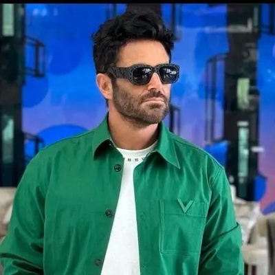 محمدرضا گلزار: آیا شما اجازه میدین دیگران از کمد لباس‌های شخصی شما استفاده کنن؟؛ آیا مطمئنید که اونها به‌اندازه‌ی شما از اون لباسها مواظبت میکنن؟