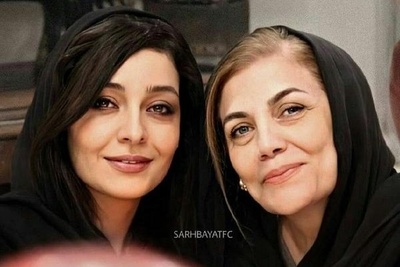 (عکس) چیدمان خوش‌سلیقه و اروپایی میز پذیرایی خانه‌ی مادر باکلاس ساره بیات به مناسبت تولد دخترش/ از گلهای طبیعی رو میز گرفته تا ظروف و مدل چیدمان، همه چی درجه یکه👌