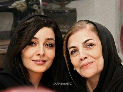 (عکس) چیدمان خوش‌سلیقه و اروپایی میز پذیرایی خانه‌ی مادر باکلاس ساره بیات به مناسبت تولد دخترش/ از گلهای طبیعی رو میز گرفته تا ظروف و مدل چیدمان، همه چی درجه یکه👌