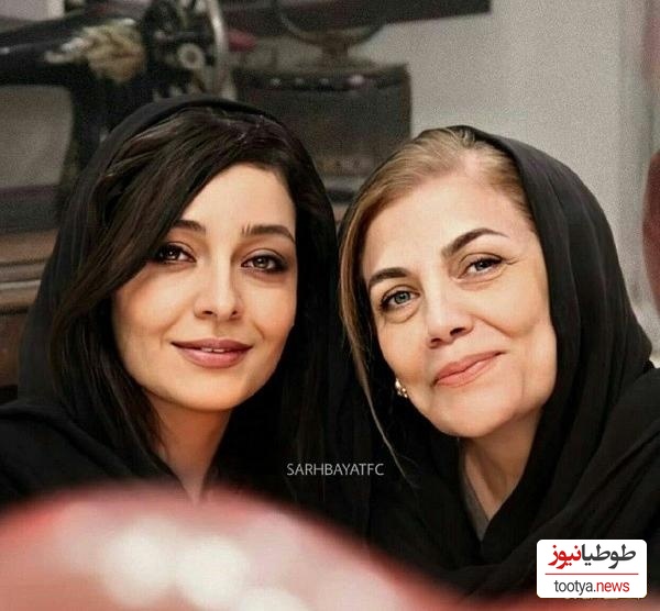 (عکس) چیدمان خوش‌سلیقه و اروپایی میز پذیرایی خانه‌ی مادر باکلاس ساره بیات به مناسبت تولد دخترش/ از گلهای طبیعی رو میز گرفته تا ظروف و مدل چیدمان، همه چی درجه یکه👌